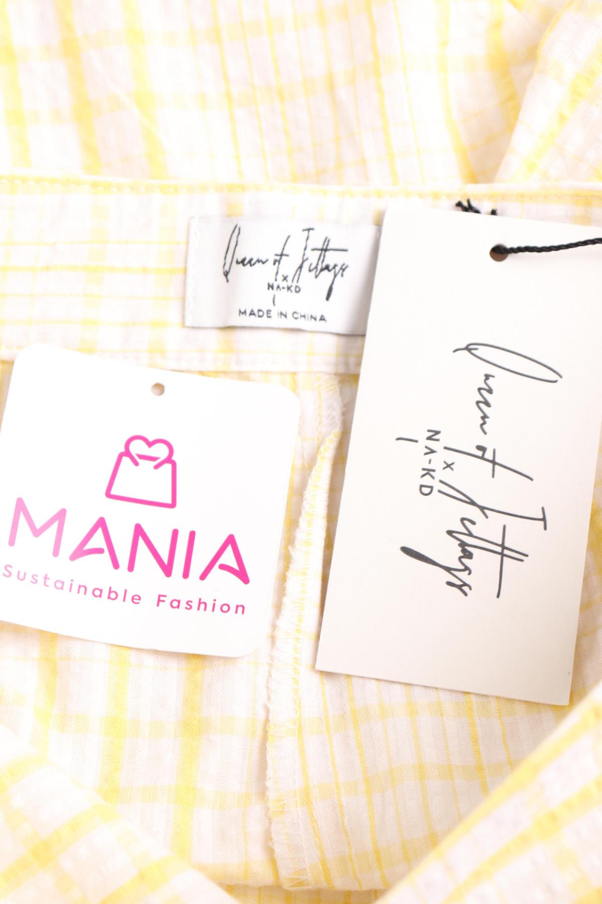 Къси панталони NA-KD3