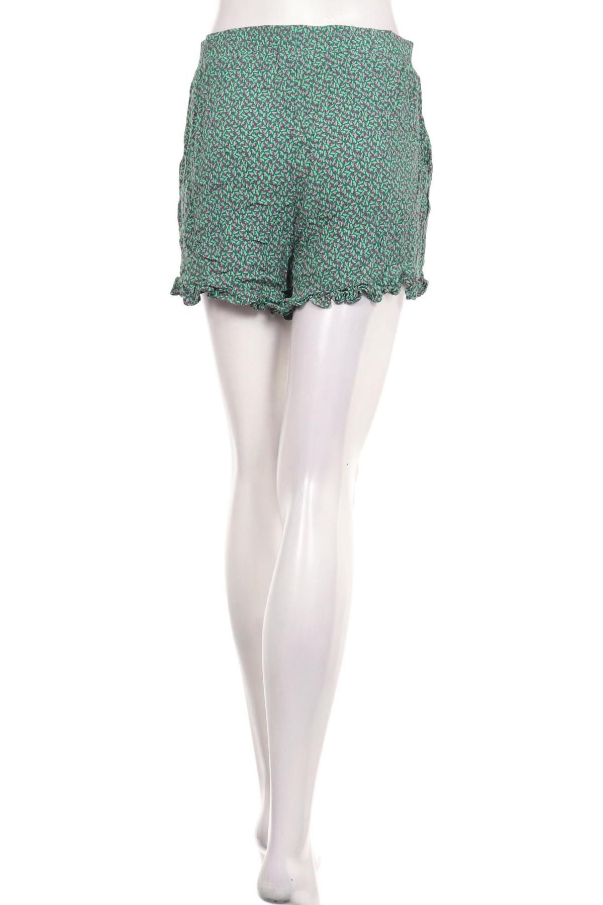 Къси панталони BOII2