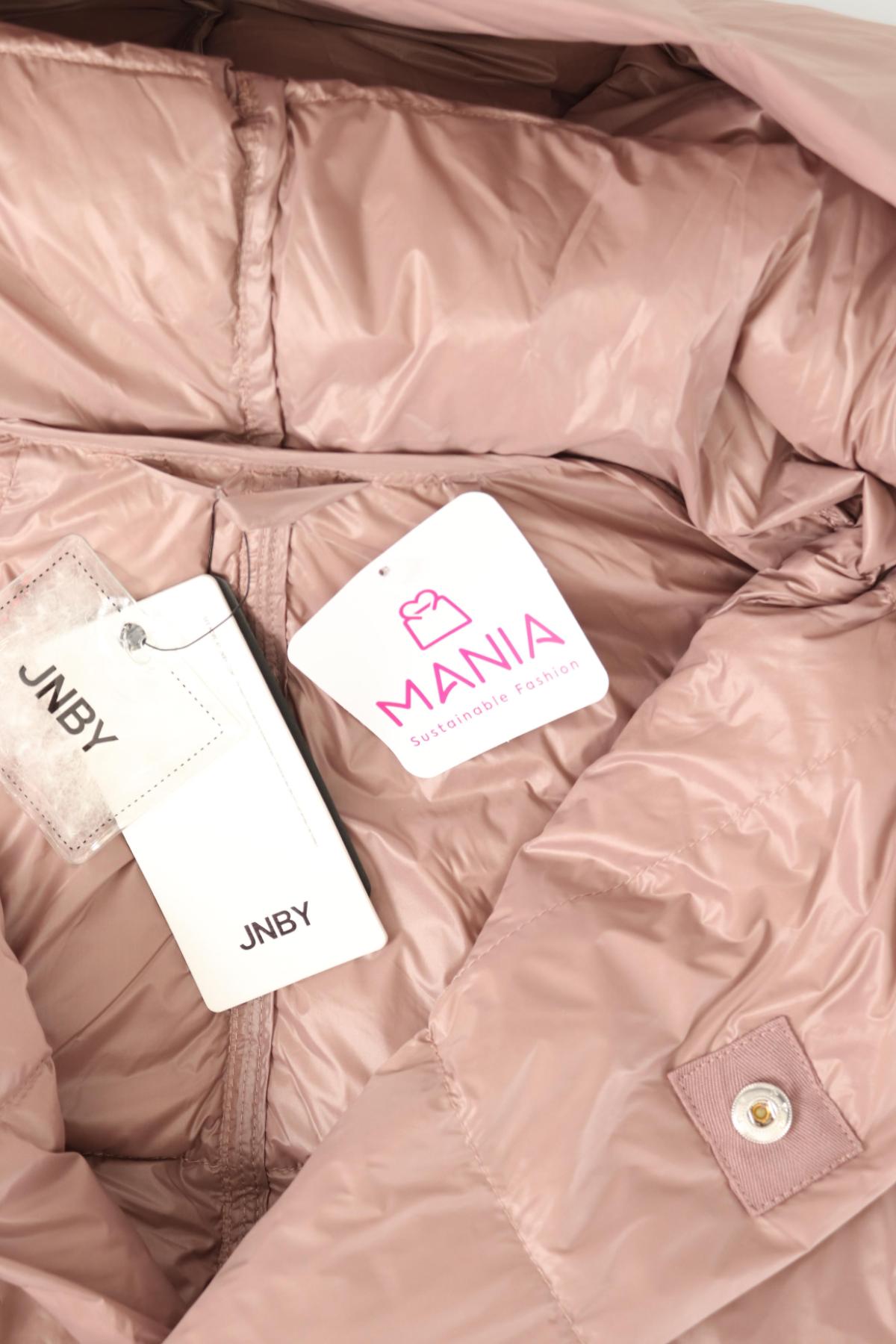 Пухен елек JNBY3