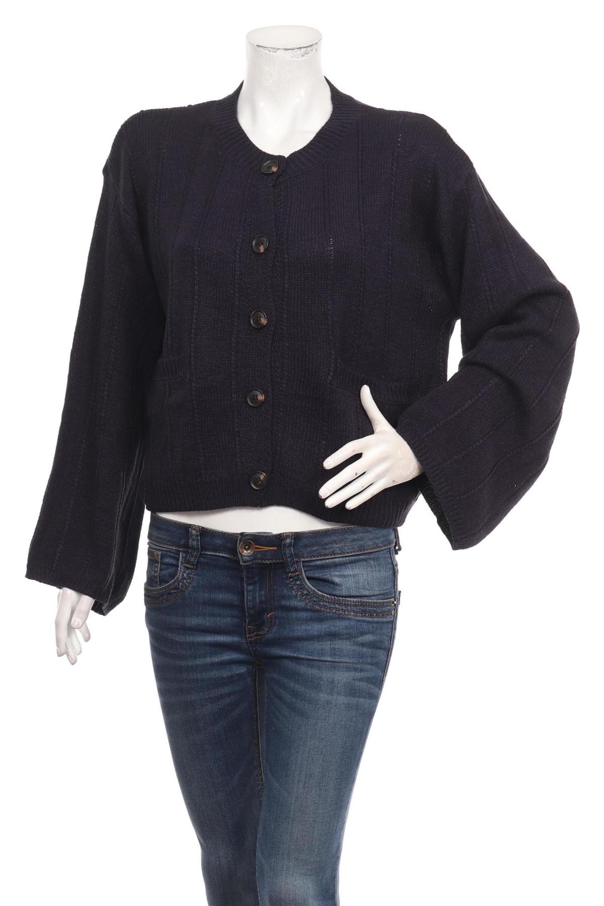 Жилетка NO NAME1