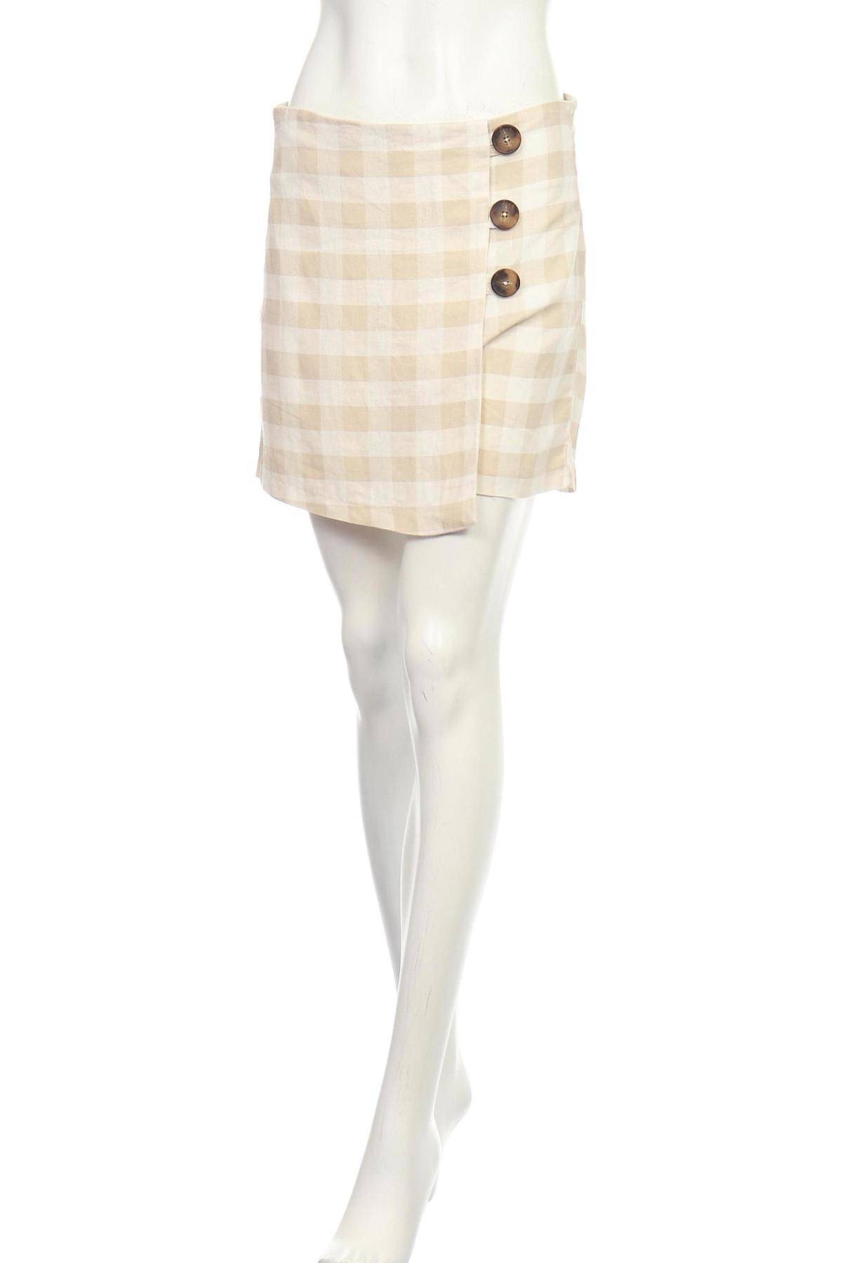 Къси панталони STRADIVARIUS1