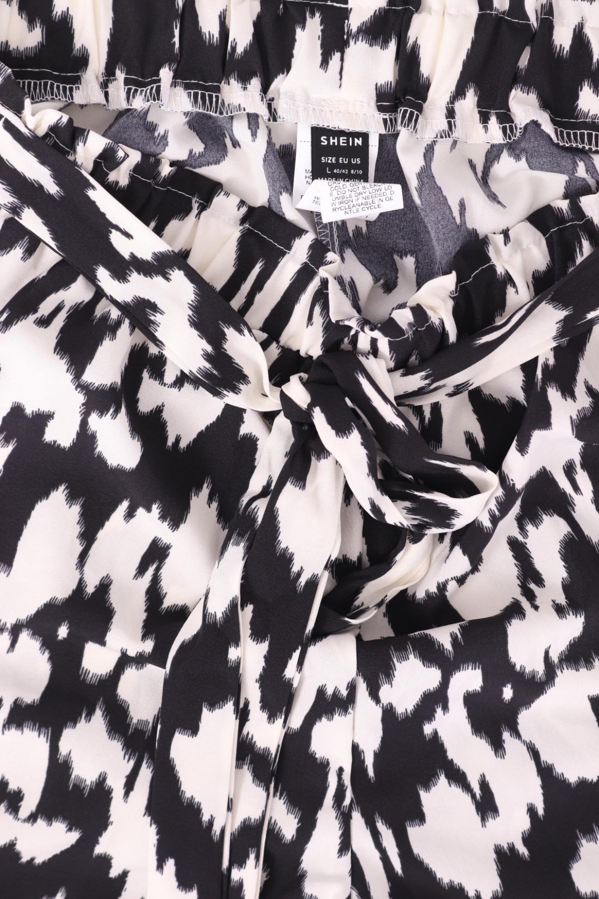 Къси панталони SHEIN3