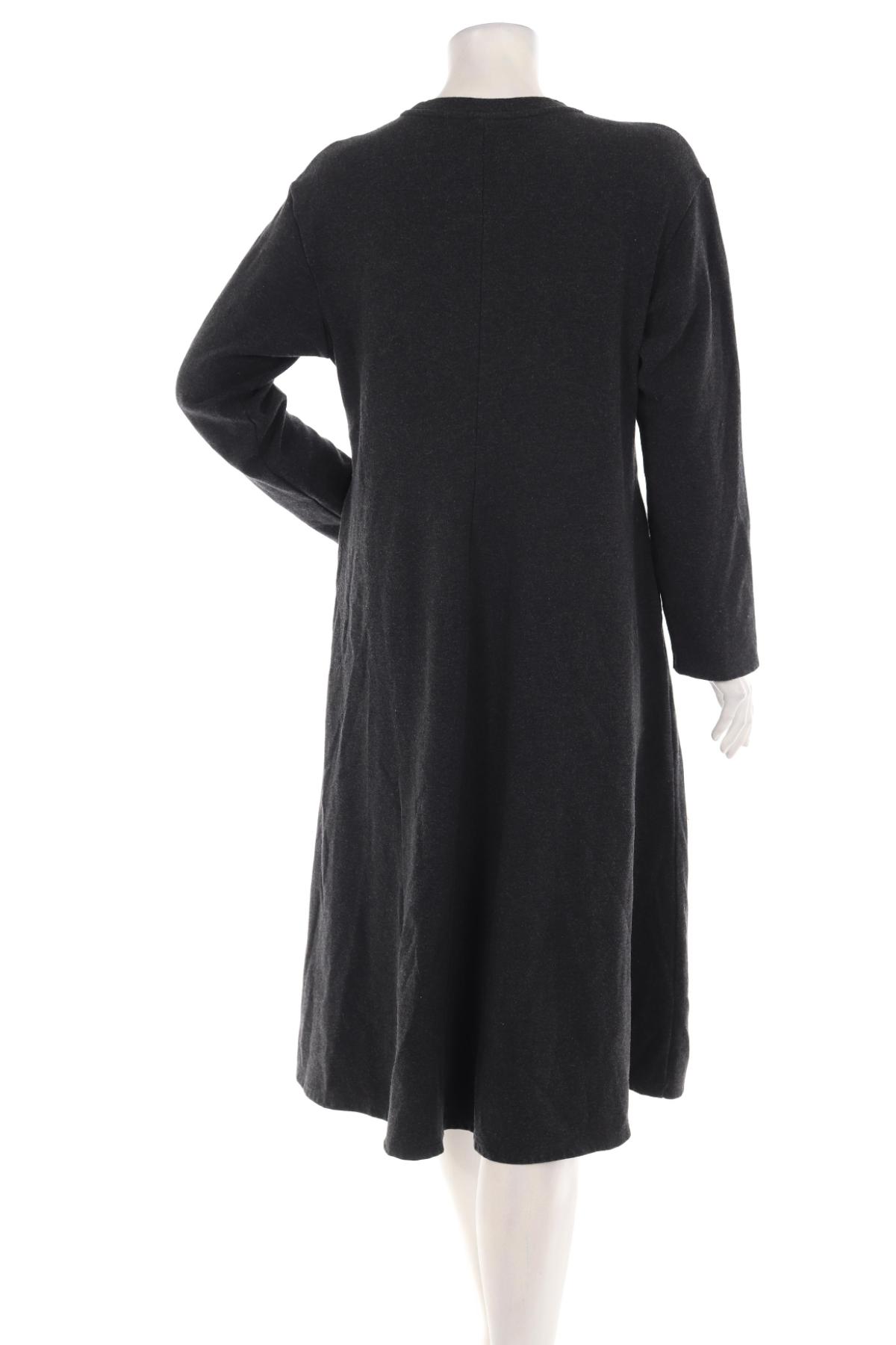 Ежедневна рокля UNIQLO2