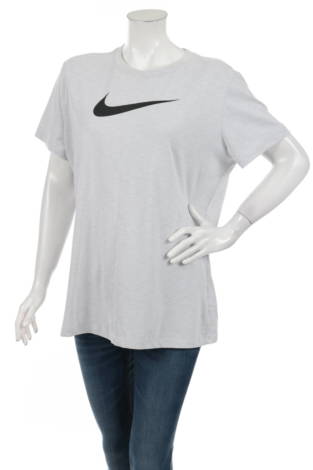 Спортна тениска NIKE - Mania Спортна тениска NIKE