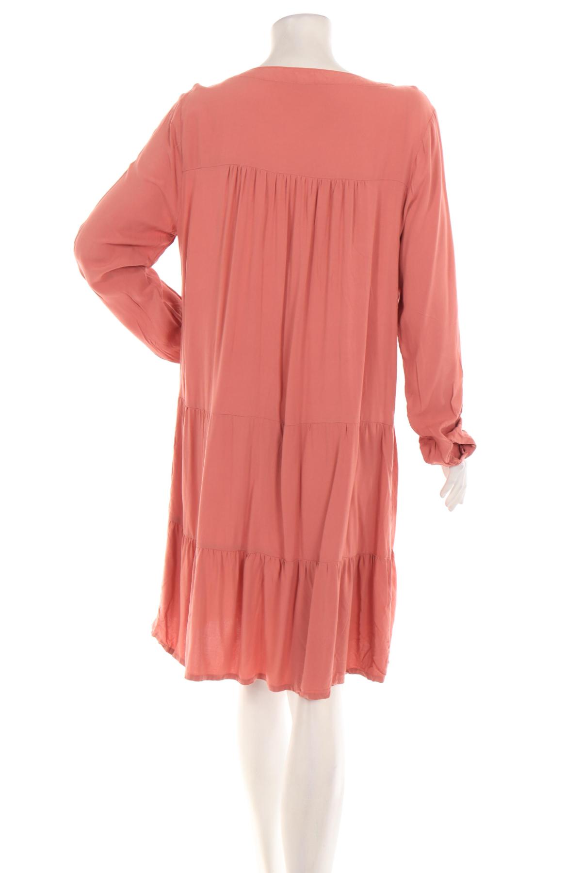 Ежедневна рокля NO NAME2