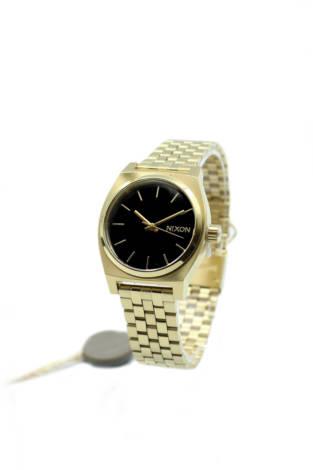 Часовник Nixon - Mania Часовник Nixon