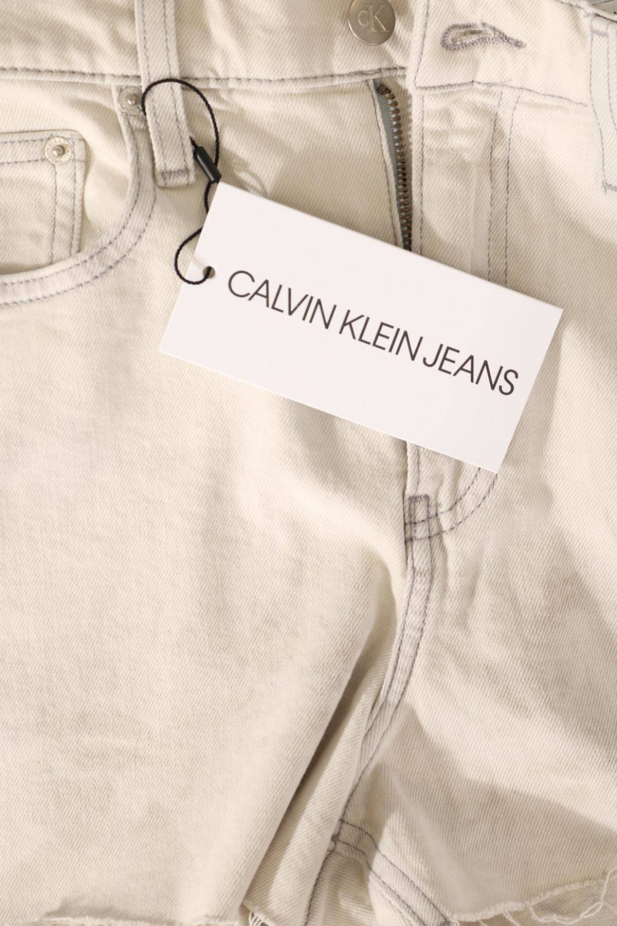 Къси панталони CALVIN KLEIN JEANS3