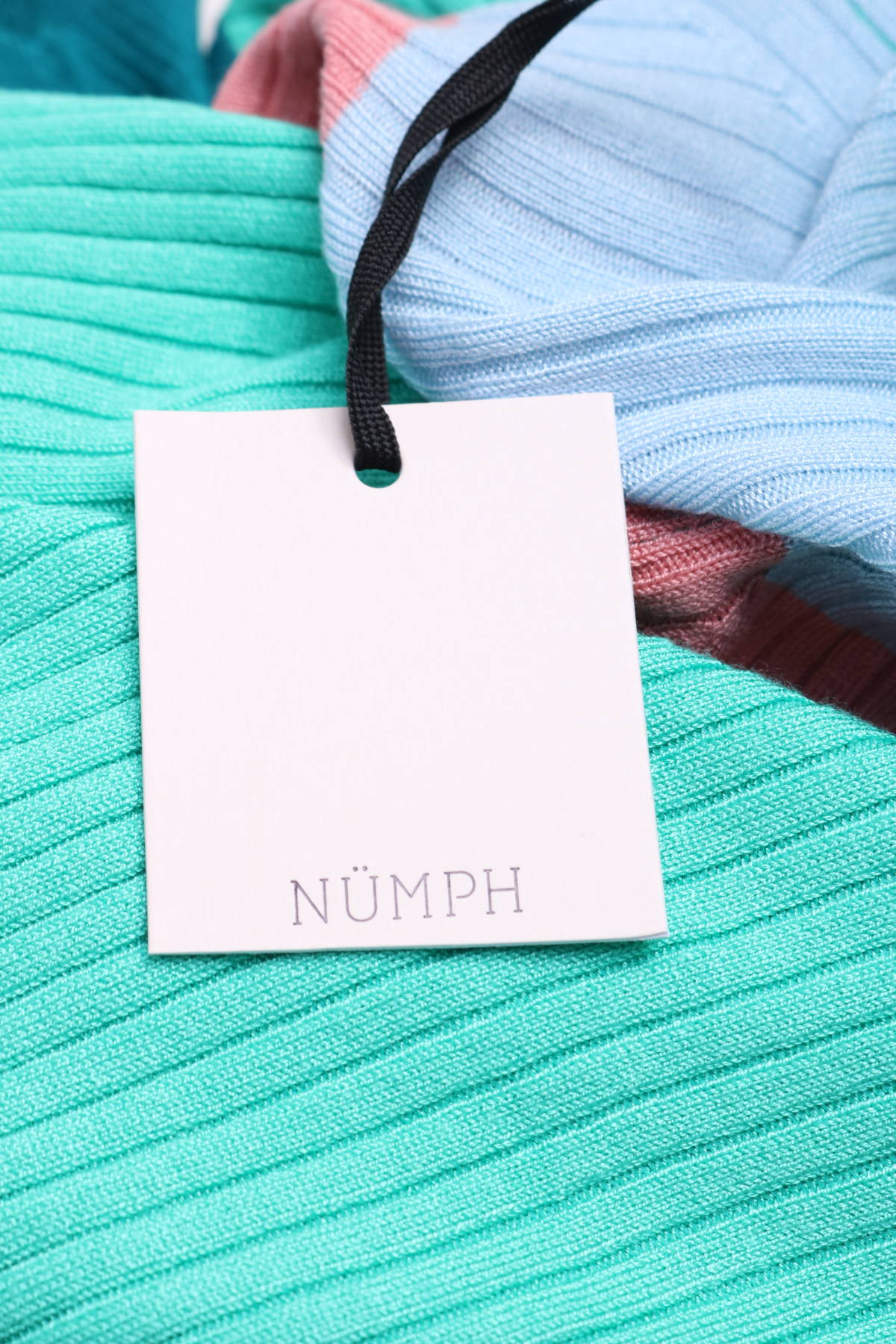 Пуловер с поло яка NUMPH3