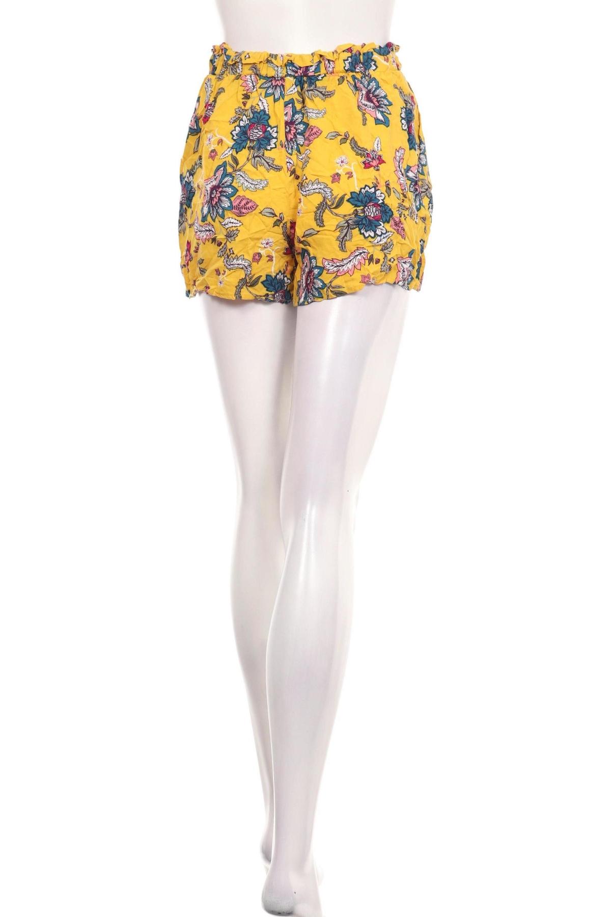 Къси панталони STRADIVARIUS2