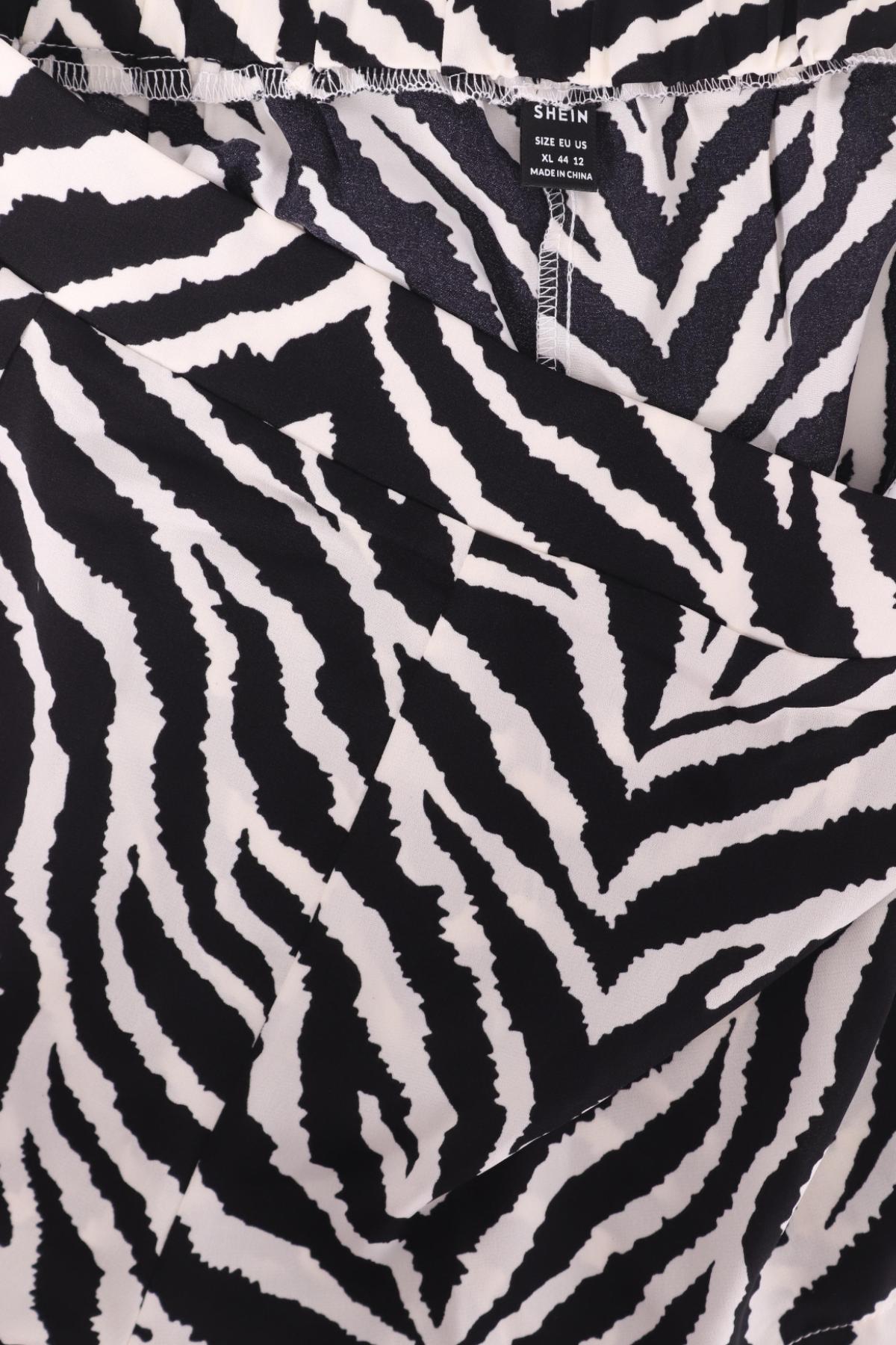 Къси панталони SHEIN3