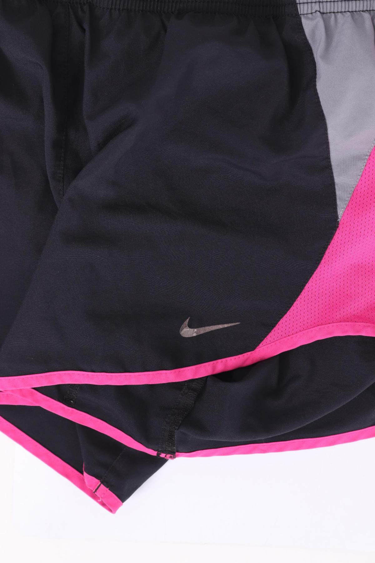 Спортни къси панталони NIKE4