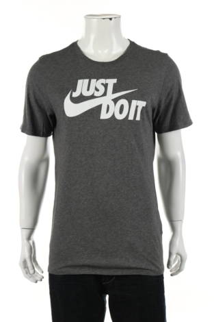 Спортна тениска Nike - Mania Спортна тениска Nike