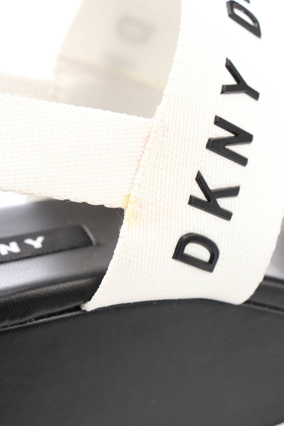Сандали на ток DKNY5