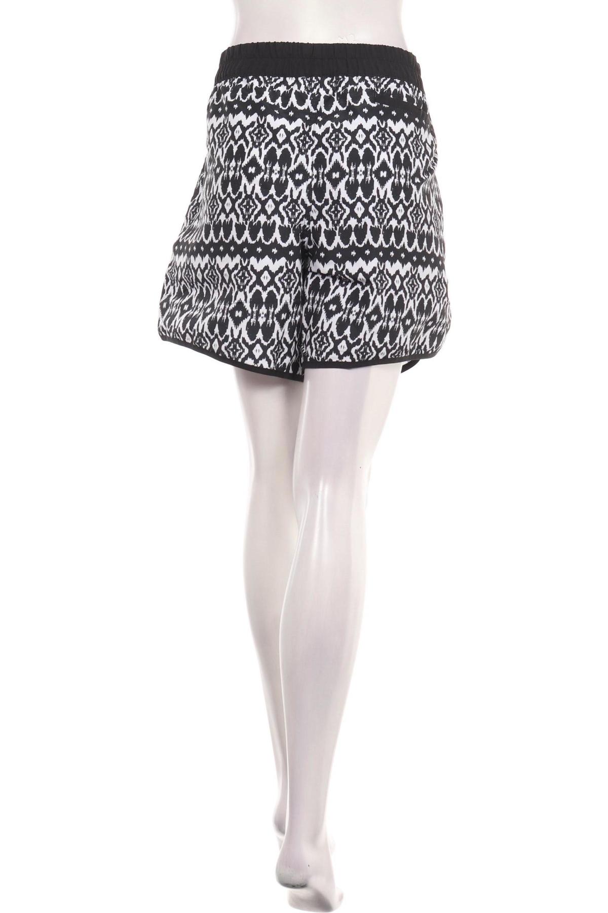 Спортни къси панталони LASCANA2