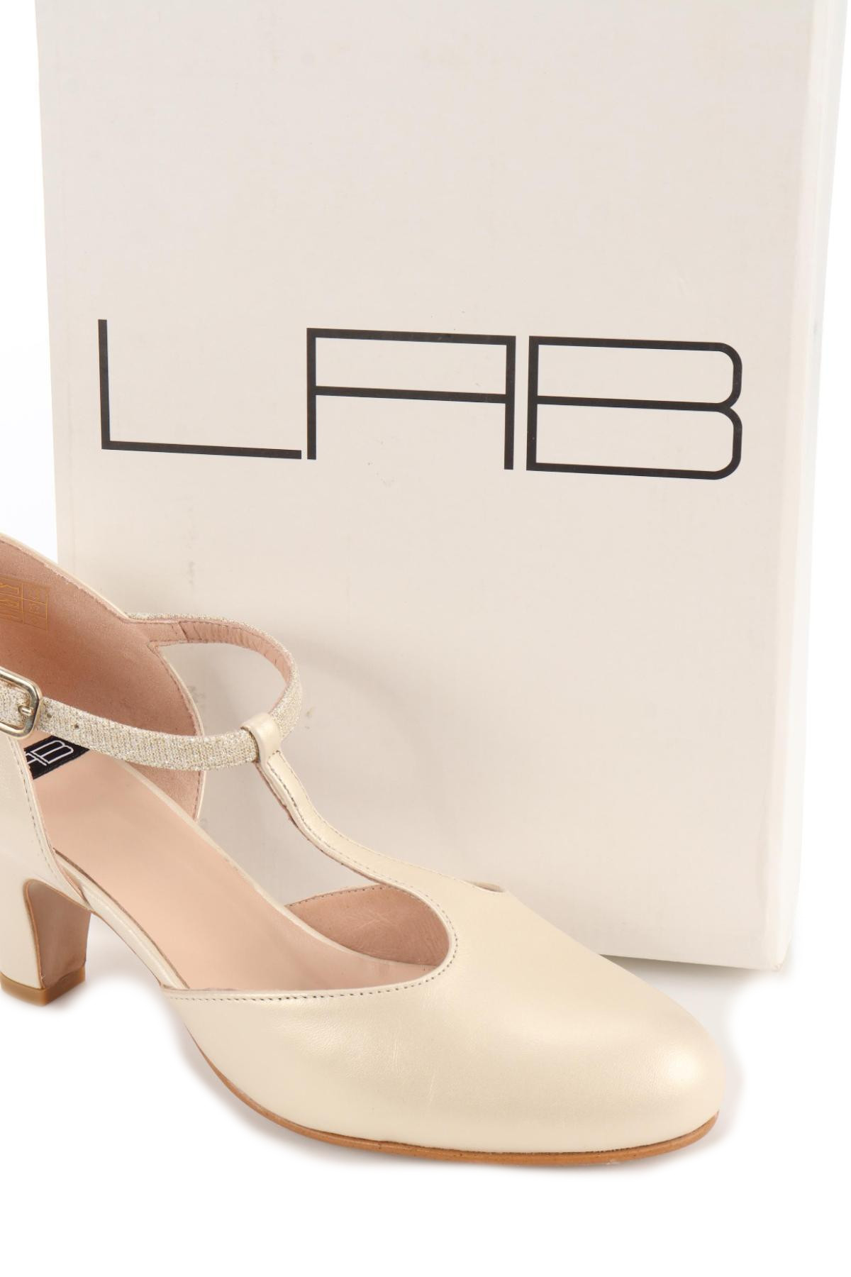 Обувки на ток LAB4