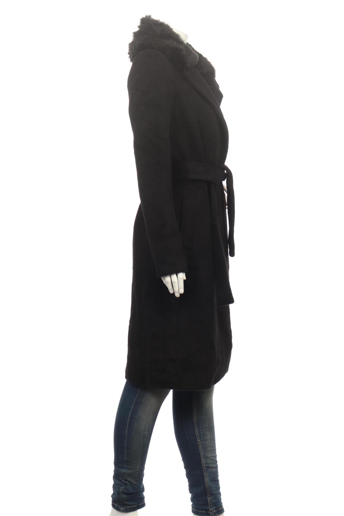 Зимно палто GUESS3