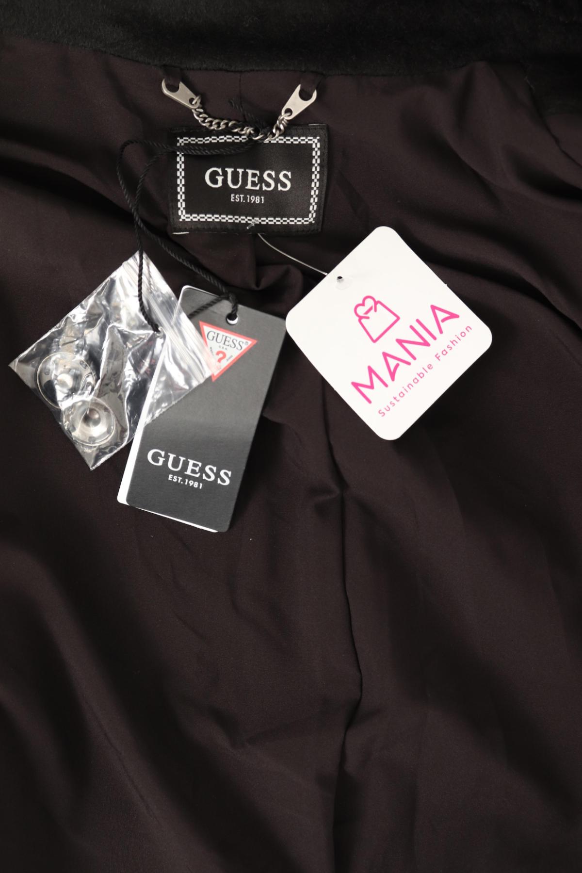 Зимно палто GUESS4