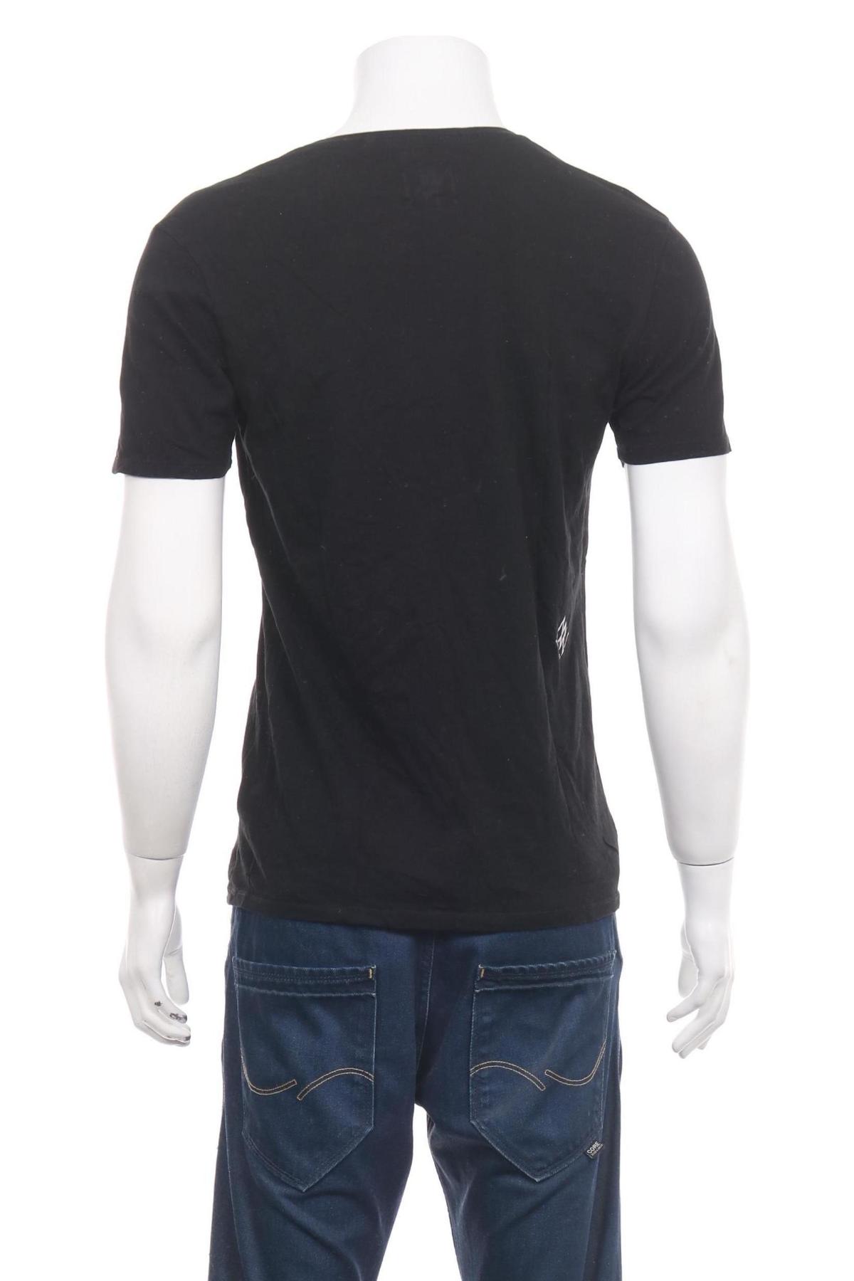 Тениска с щампа NON GRADA2