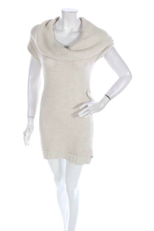 Ежедневна рокля Guess - Mania Ежедневна рокля Guess