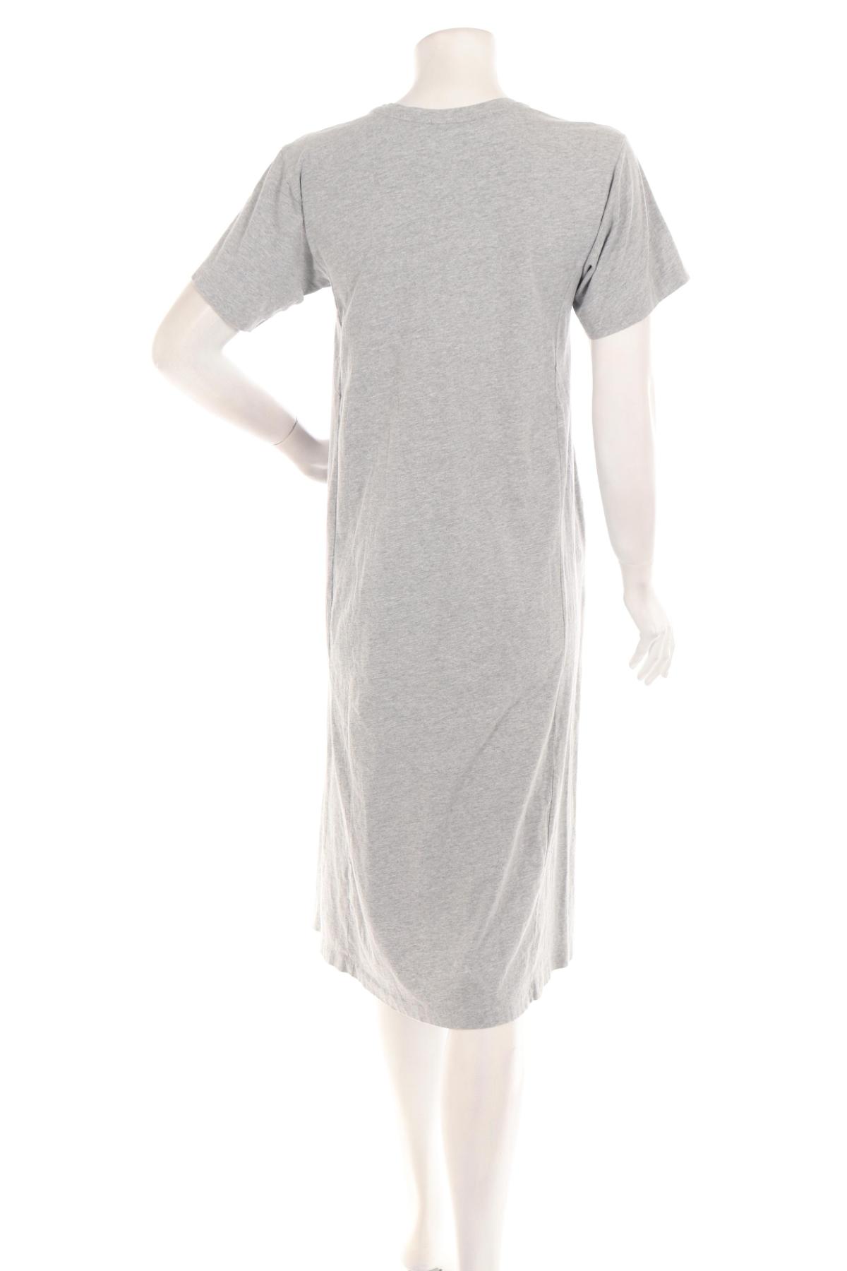 Ежедневна рокля UNIQLO2