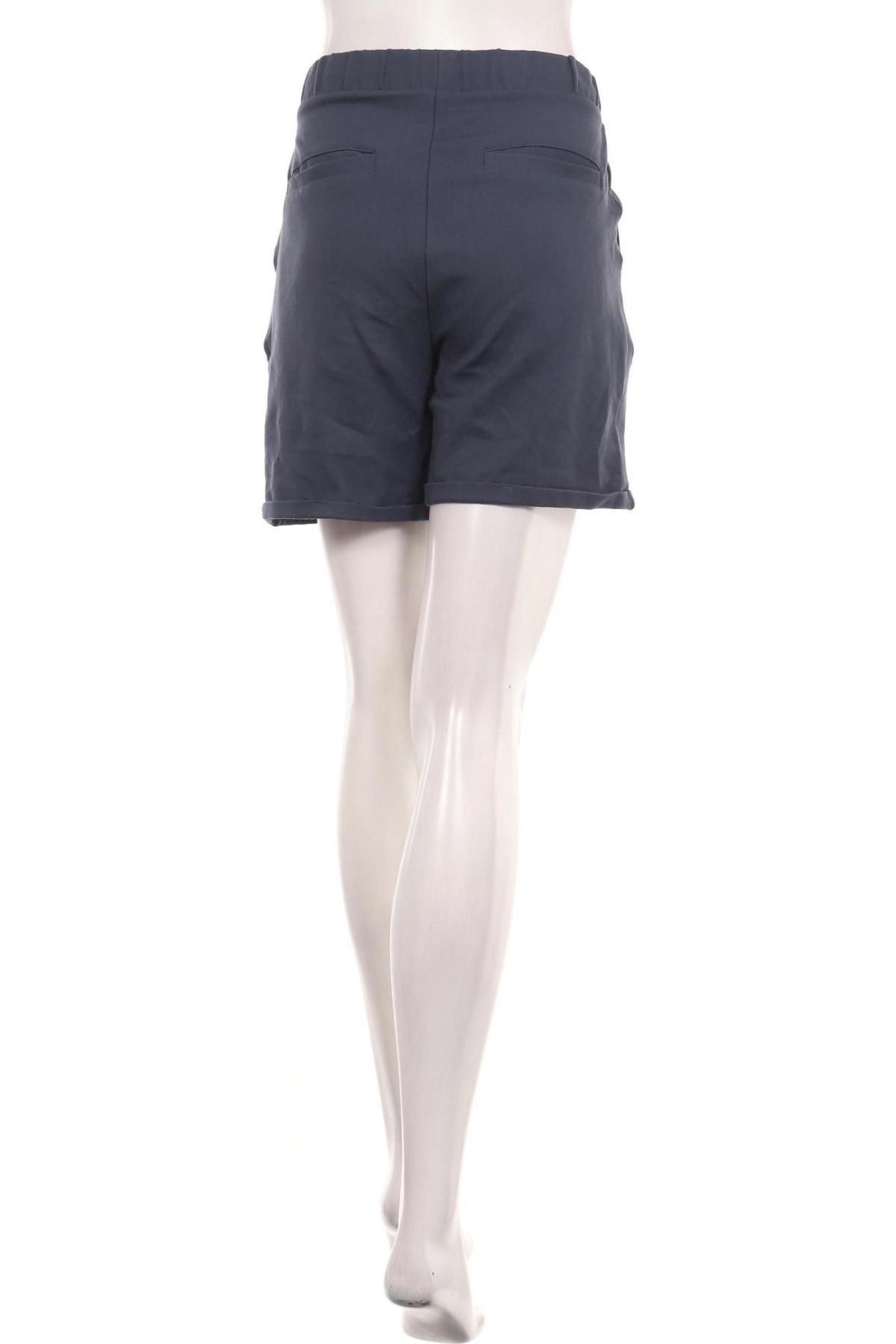 Къси панталони 1572