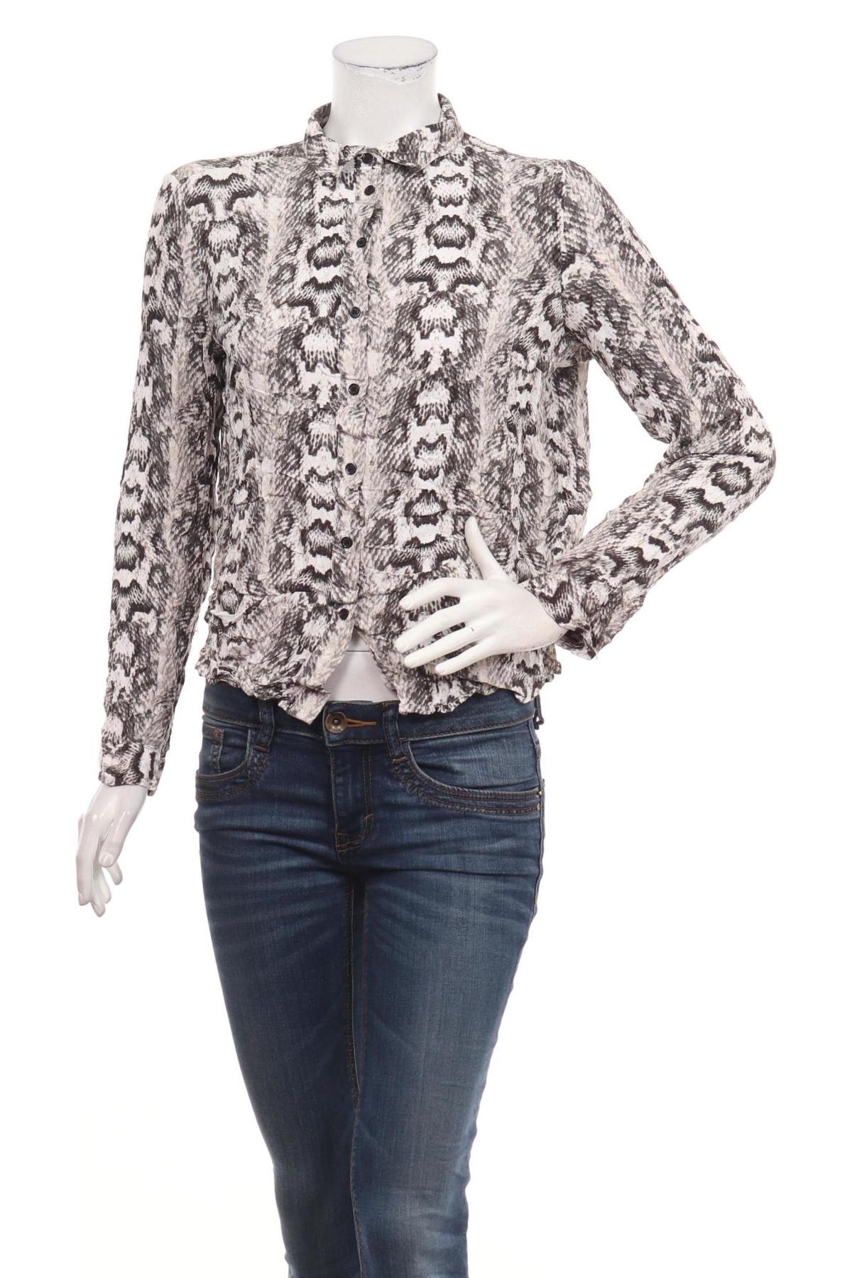 Риза H&M DIVIDED1