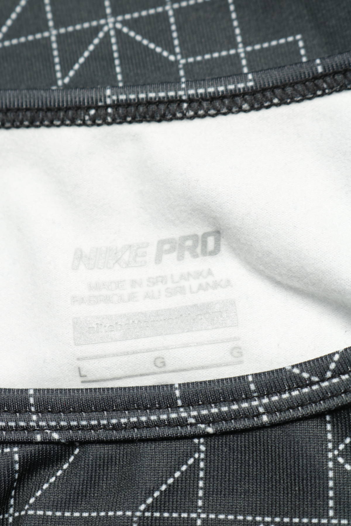 Спортна блуза NIKE3 - Mania Спортна блуза NIKE3