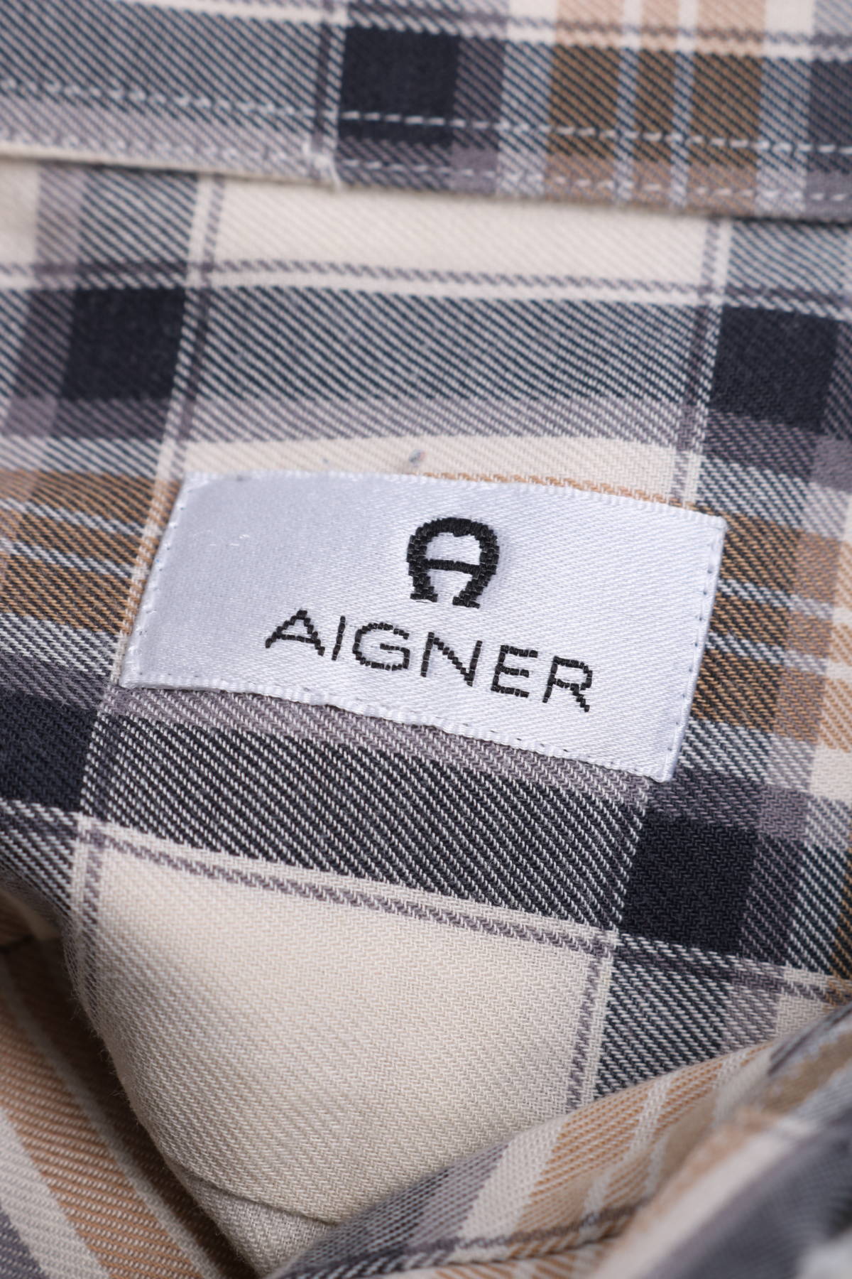 Риза AIGNER3