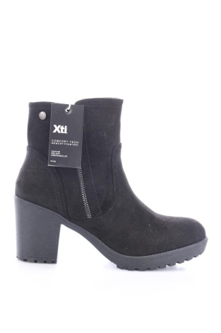 Botine XTI