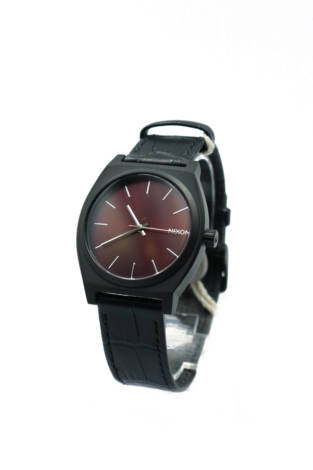 Часовник Nixon - Mania Часовник Nixon