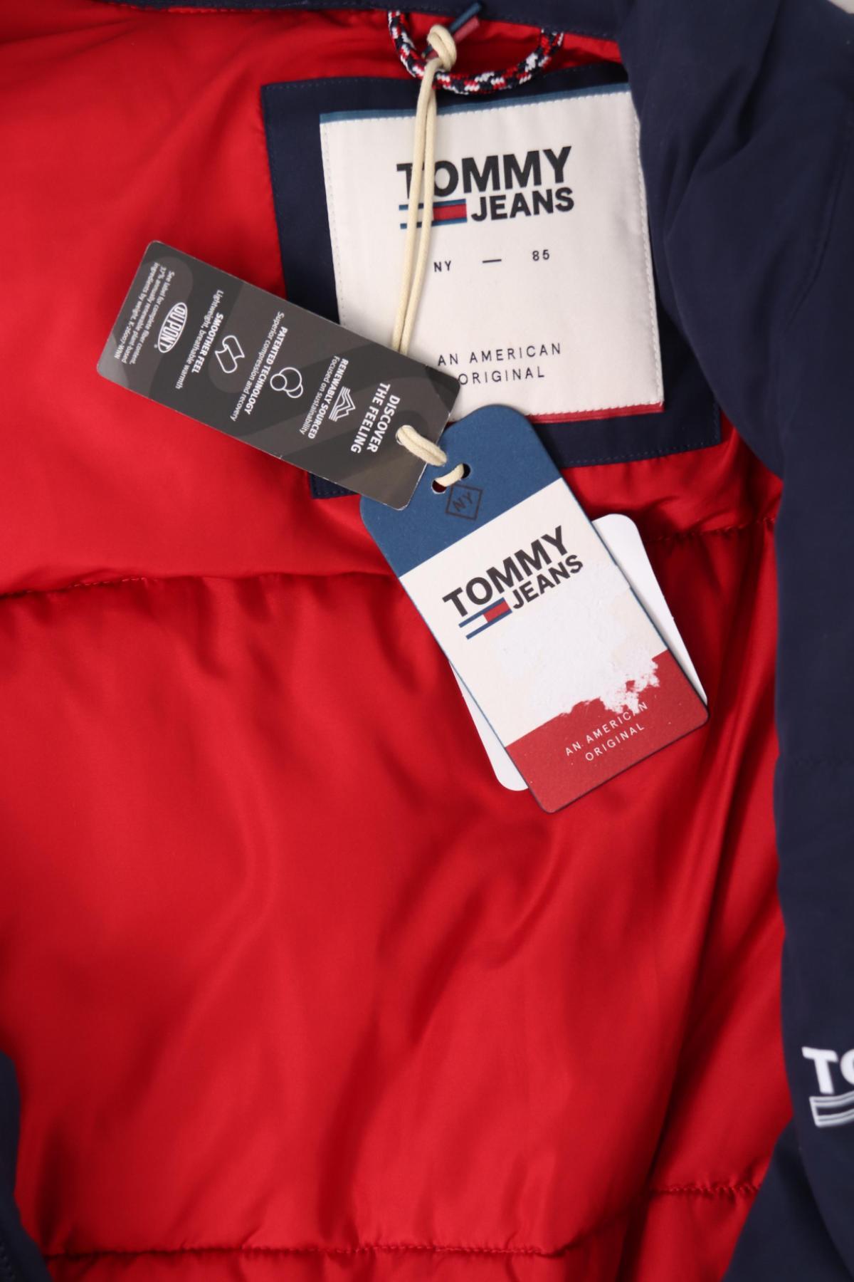 Зимно яке TOMMY JEANS4