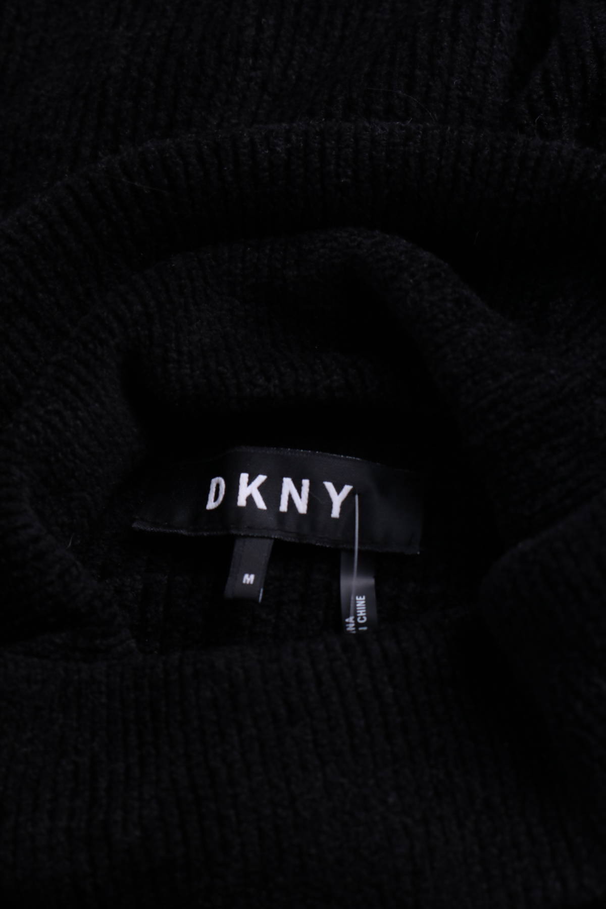 Пуловер с поло яка DKNY3