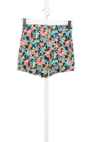 Pantaloni scurţi PIMKIE