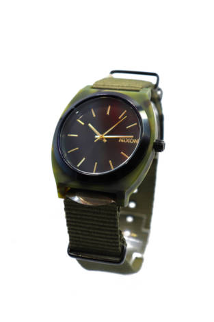 Часовник Nixon - Mania Часовник Nixon
