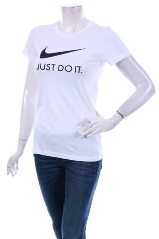 Спортна тениска Nike - Mania Спортна тениска Nike