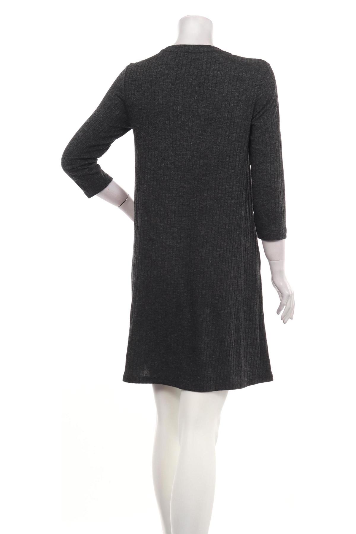 Ежедневна рокля UNIQLO2