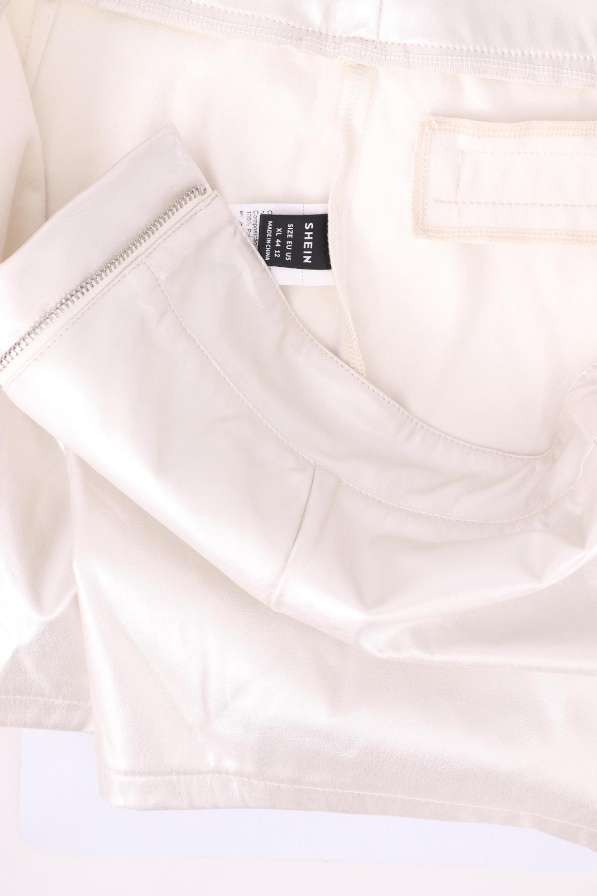 Къси панталони SHEIN3