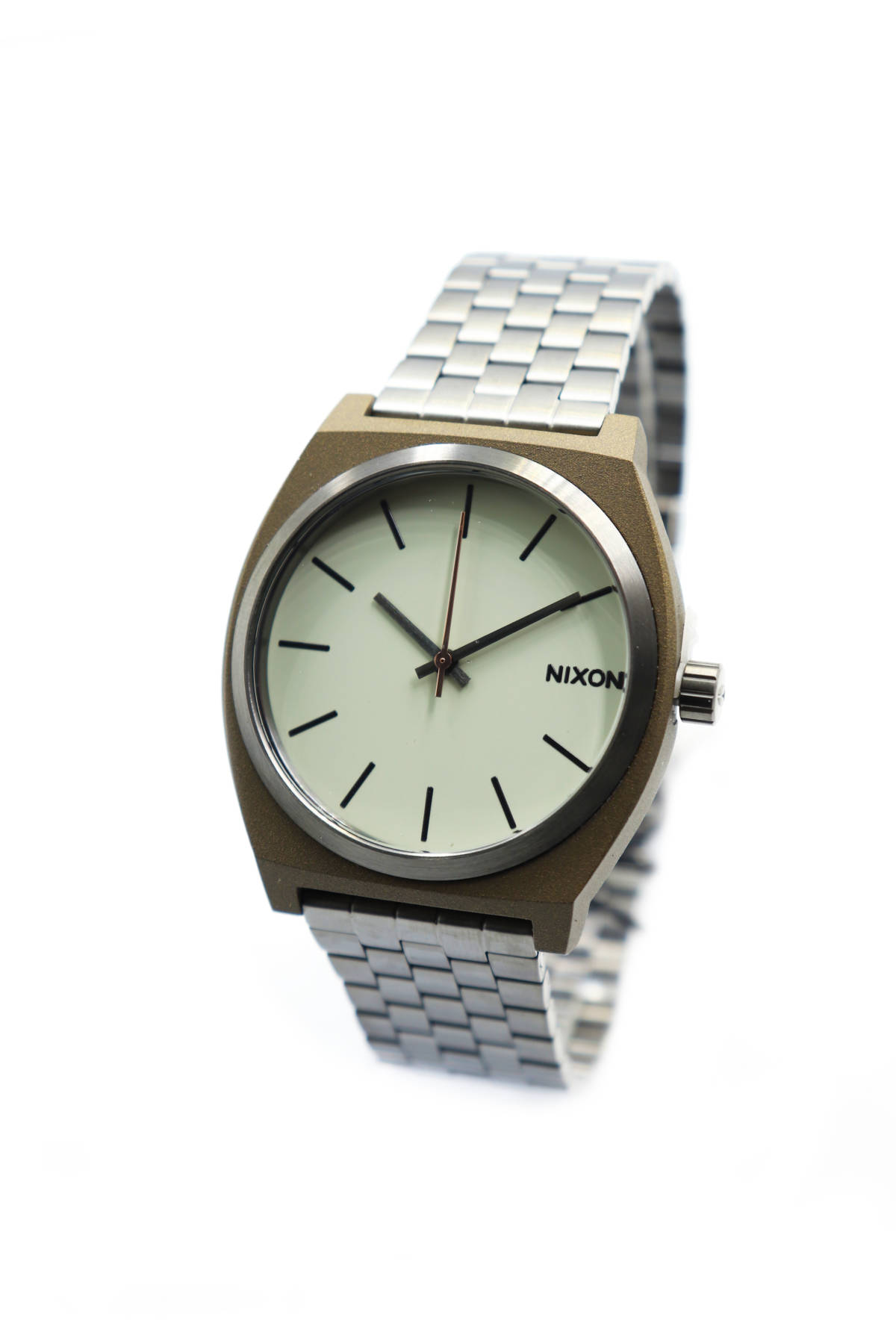 Часовник NIXON1