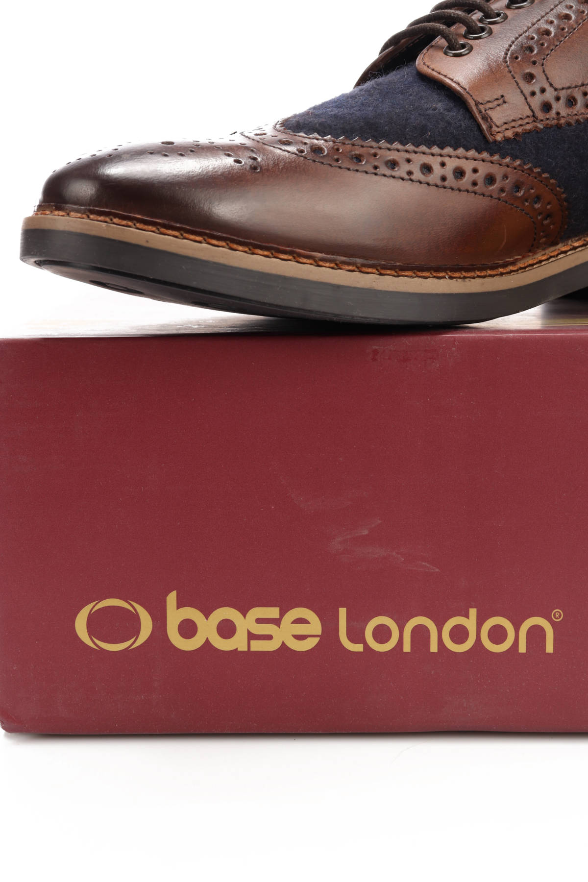 Спортни/Ежедневни обувки BASE LONDON4