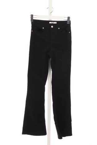 Ластични дънки NA-KD