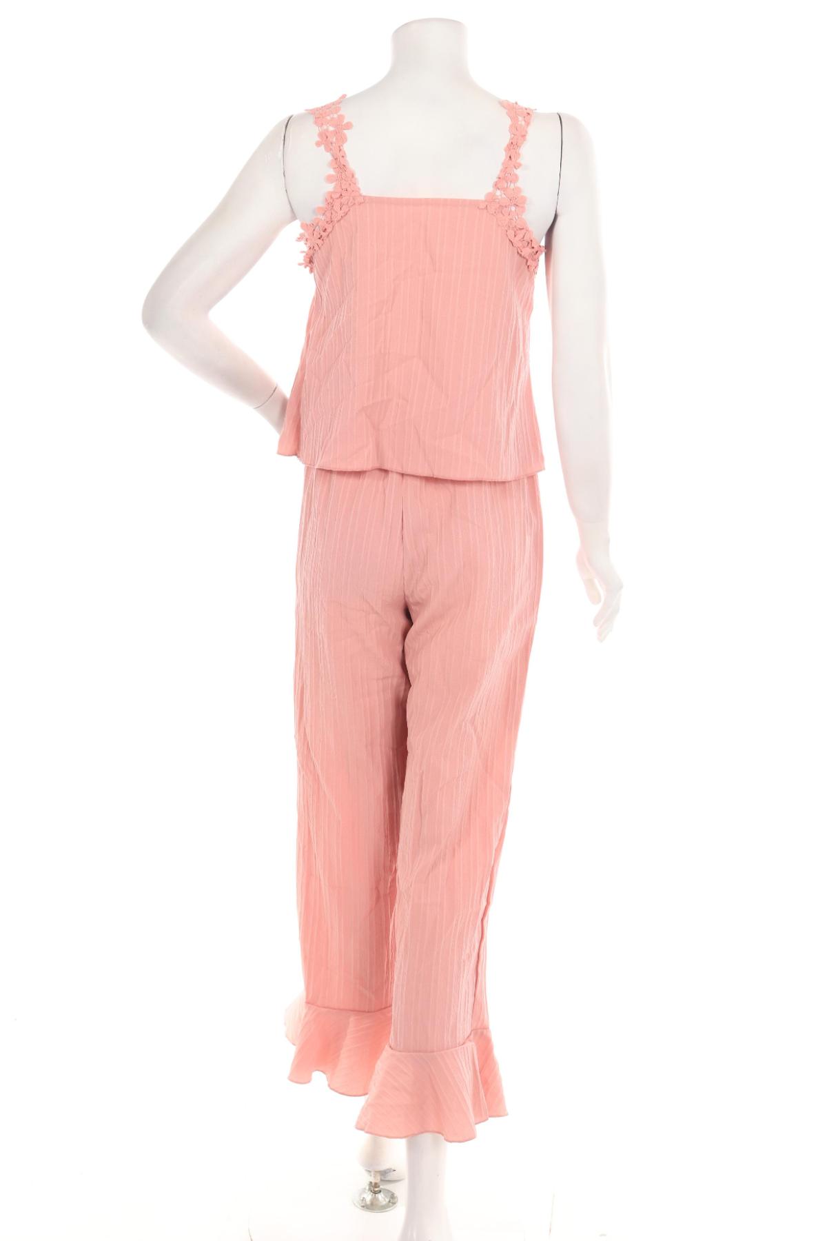 Костюм с панталон NO NAME2