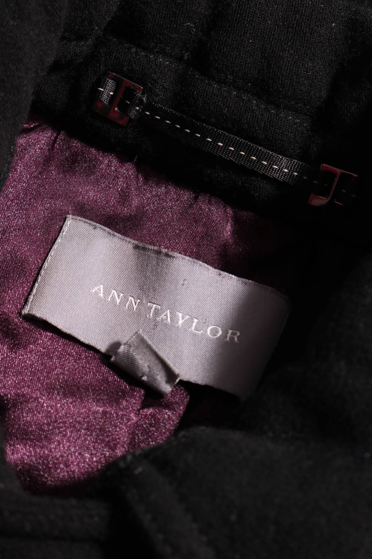 Яке ANN TAYLOR3