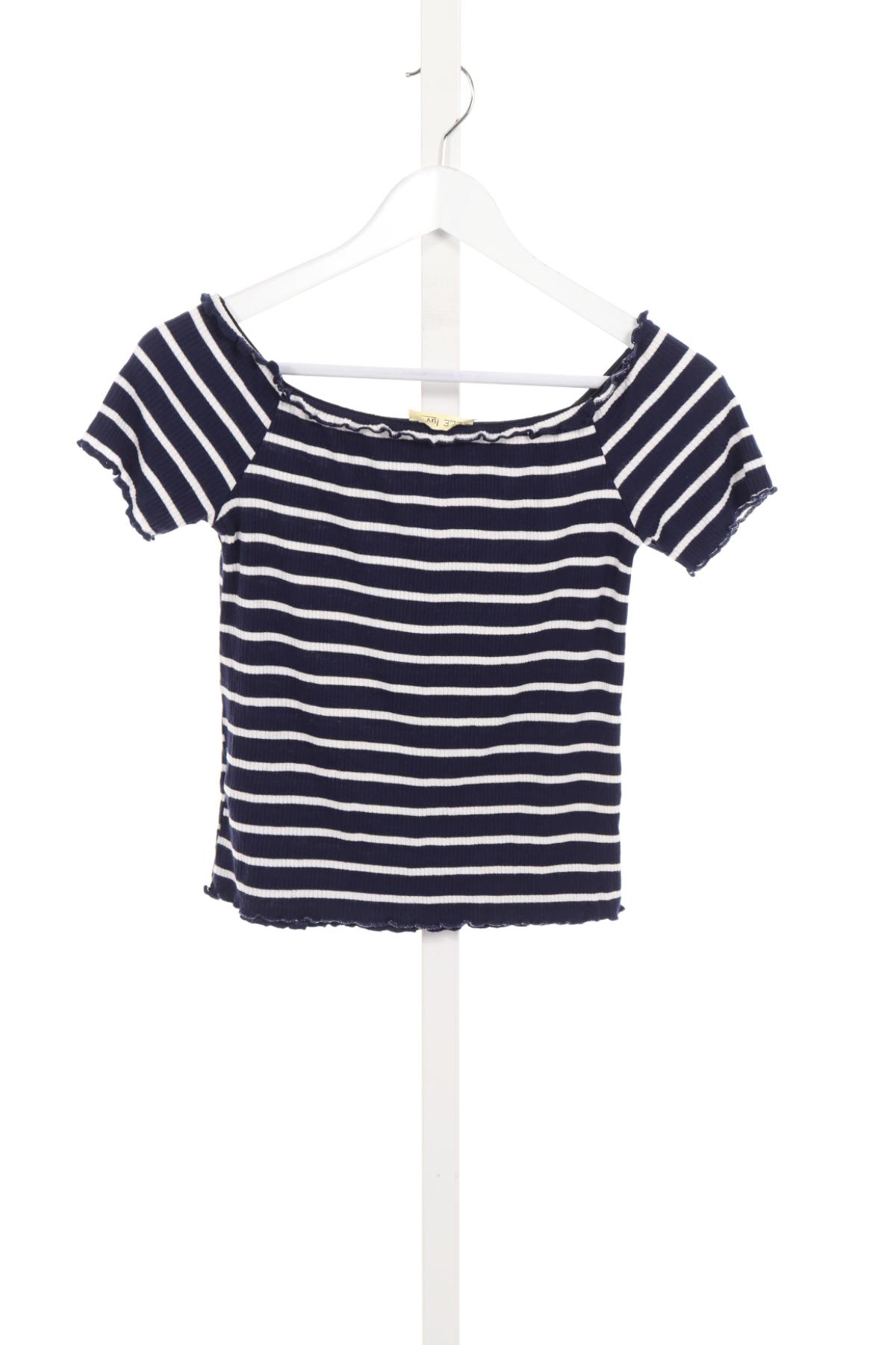 Блузи от Тениски CLE2