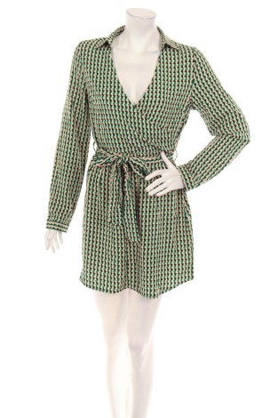 Ежедневна рокля PRETTYLITTLETHING