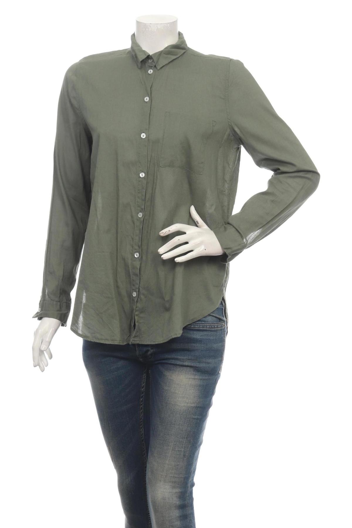 Риза H&M DIVIDED1