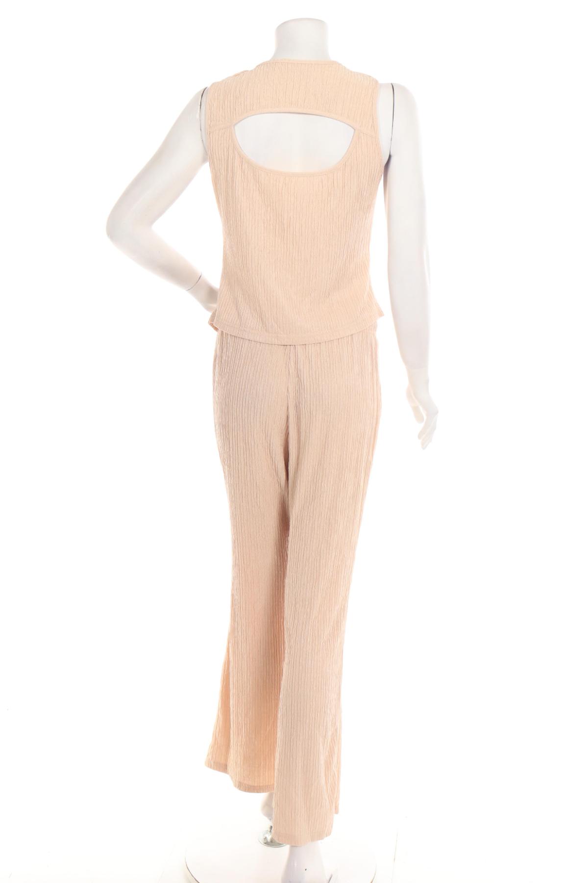 Костюм с панталон NO NAME2