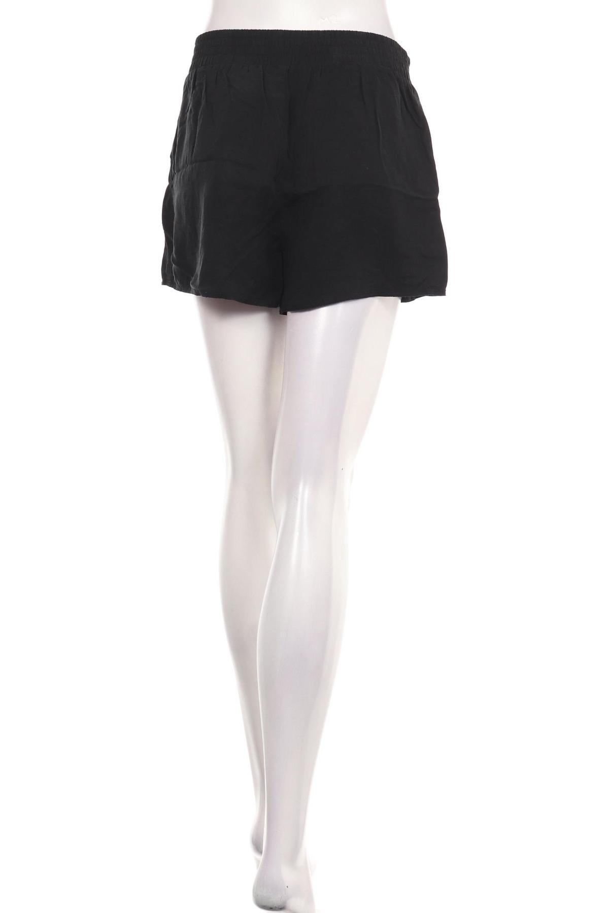 Къси панталони CALVIN KLEIN JEANS2