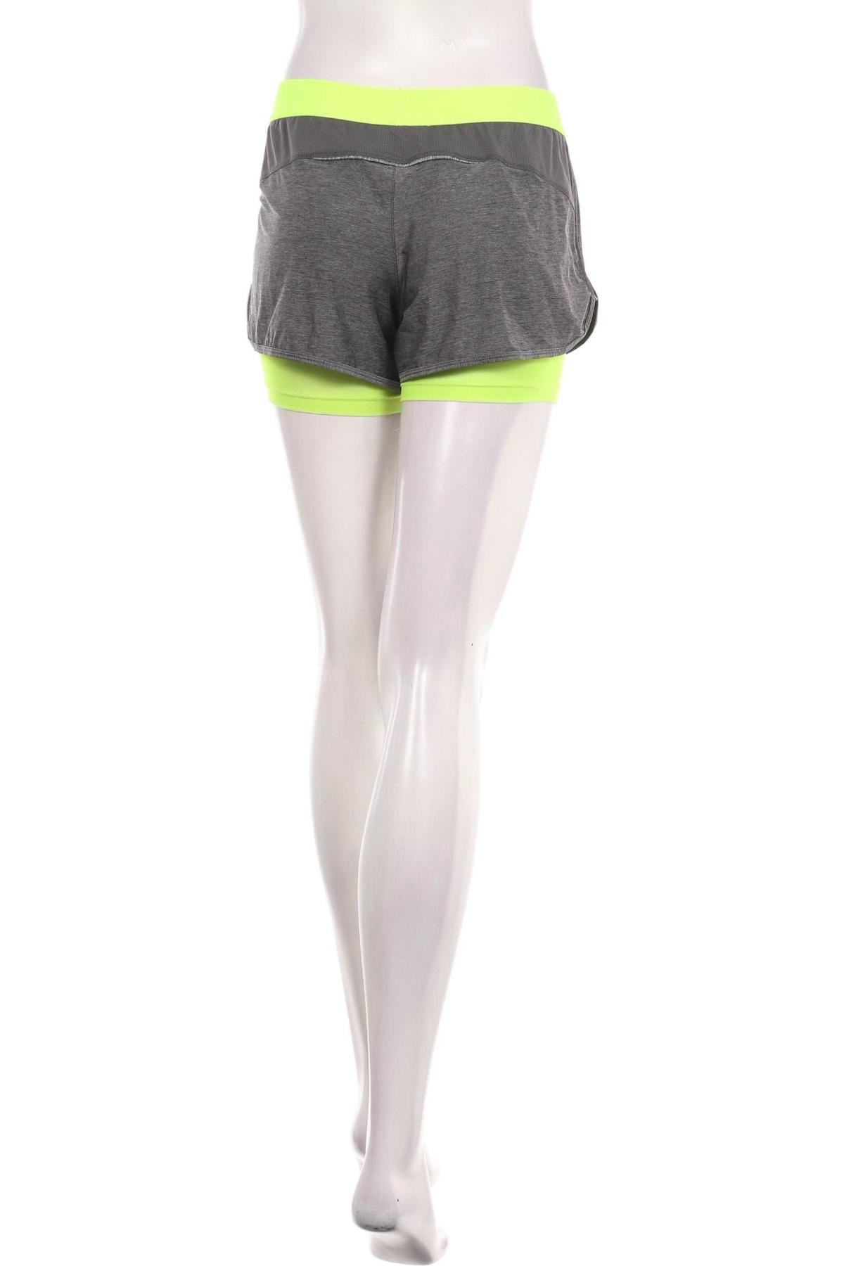 Спортни къси панталони PULL&BEAR2