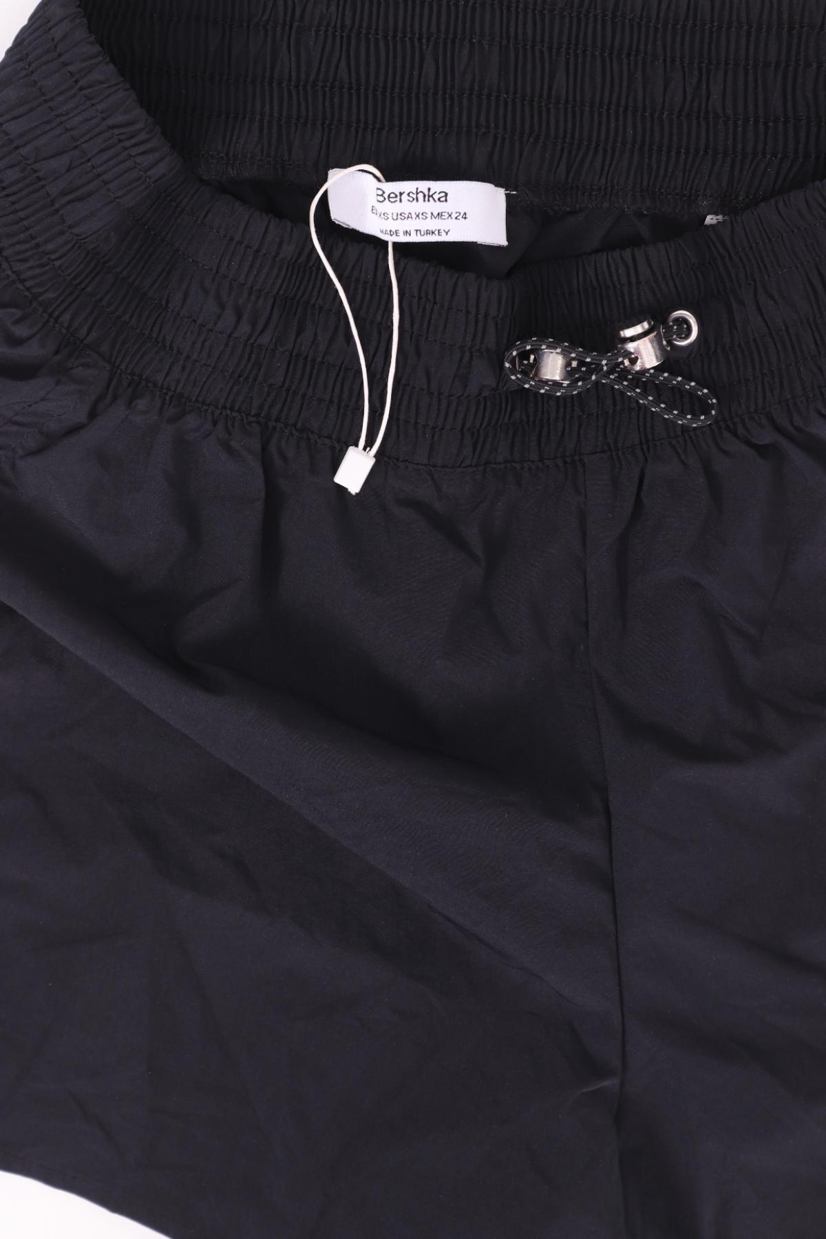 Спортни къси панталони BERSHKA3