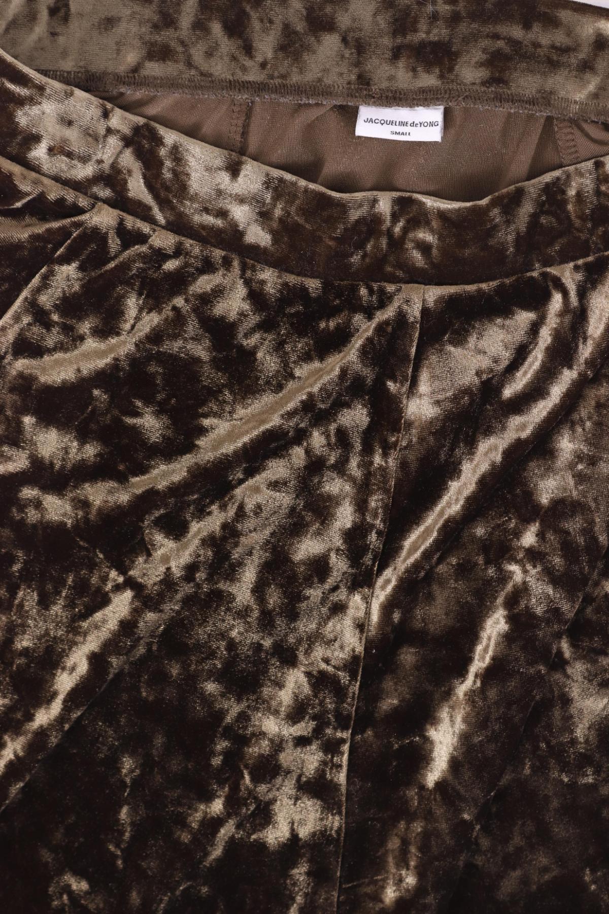 Пола JACQUELINE DE YONG3